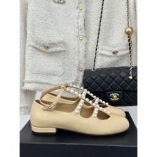 Chanel Low Shoes